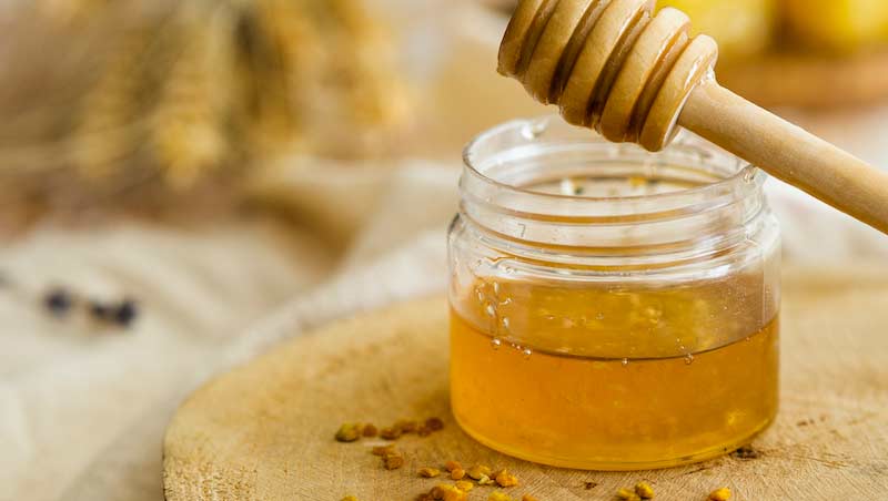 natural skincare ingredient rosehip oil