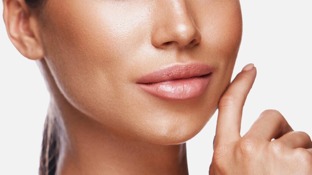 Celebrity beauty secrets - Jennifer Lopez highlighter glow for radiant skin